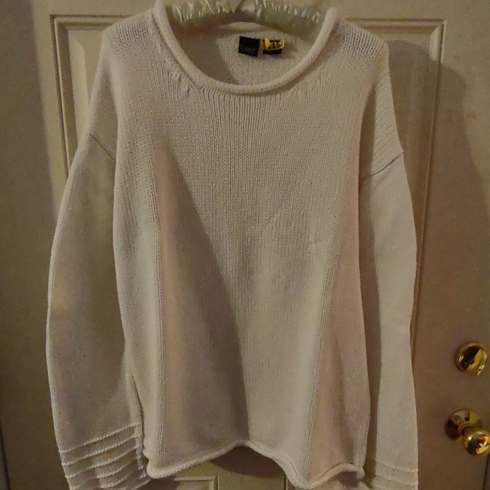 Cami international sweater